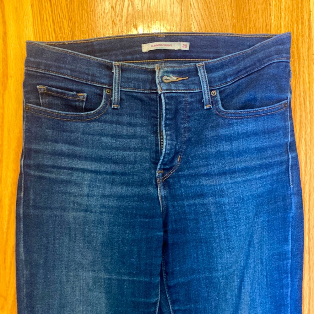 Levi’s Slimming Skinny Jeans Size 28